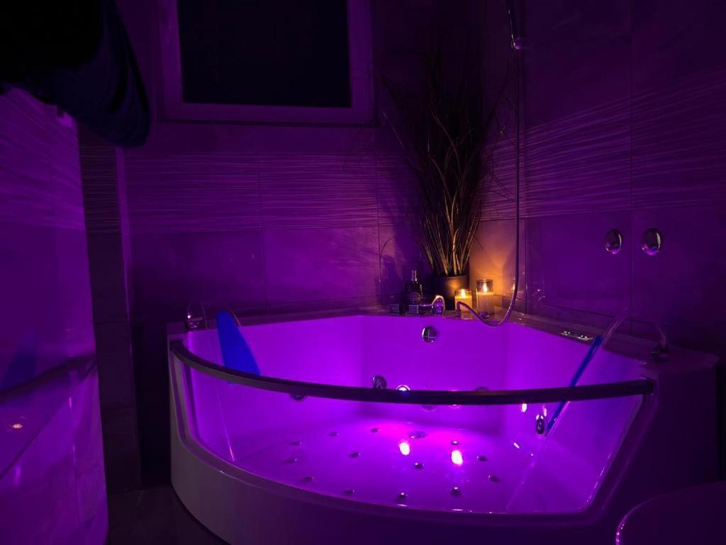 Luxrooms - Hotel Type With Private Jacuzzi Bjelovar Εξωτερικό φωτογραφία