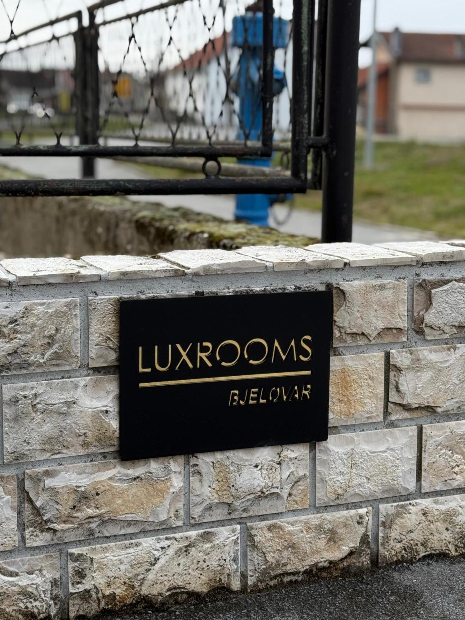 Luxrooms - Hotel Type With Private Jacuzzi Bjelovar Εξωτερικό φωτογραφία