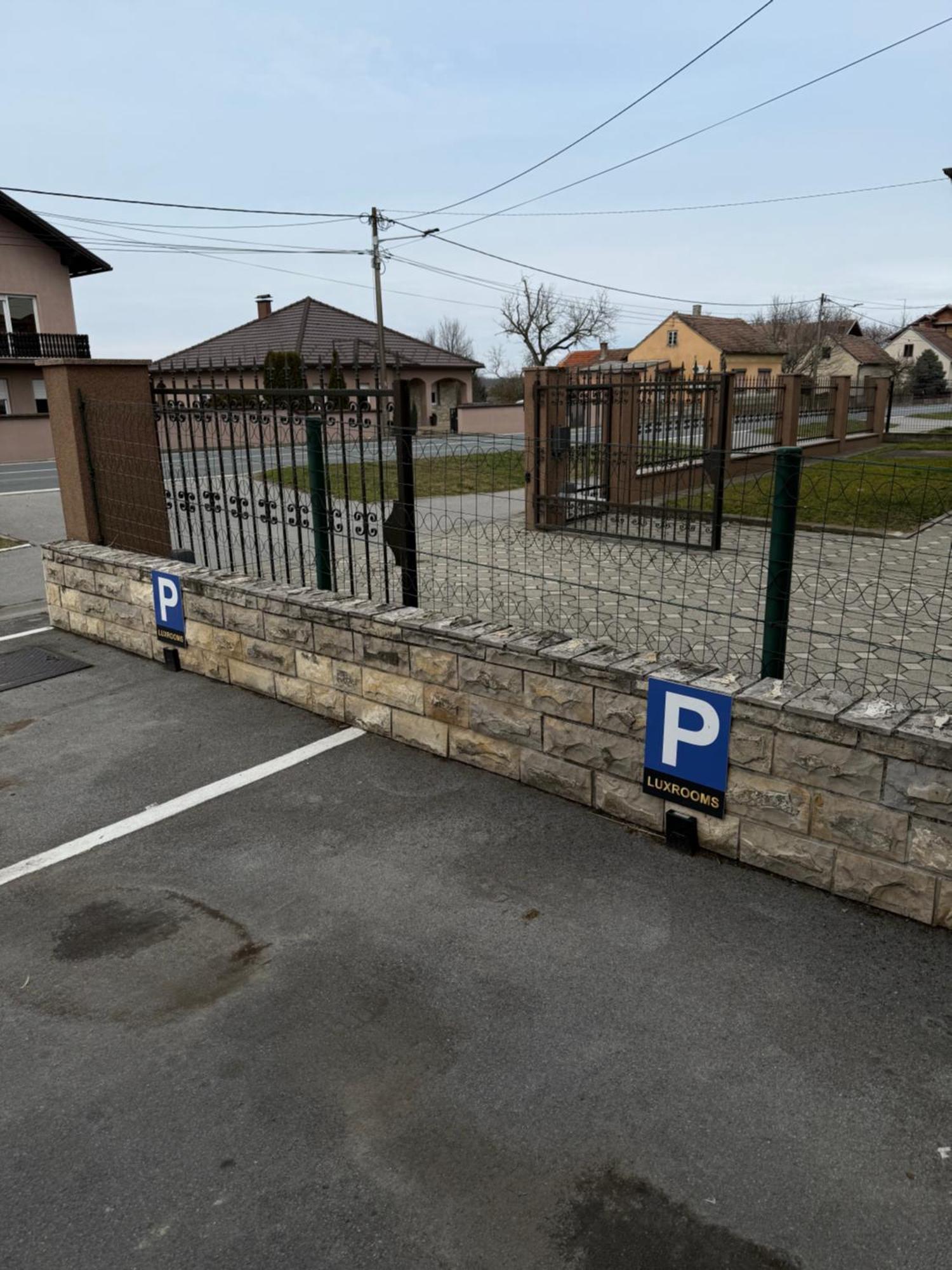 Luxrooms - Hotel Type With Private Jacuzzi Bjelovar Εξωτερικό φωτογραφία