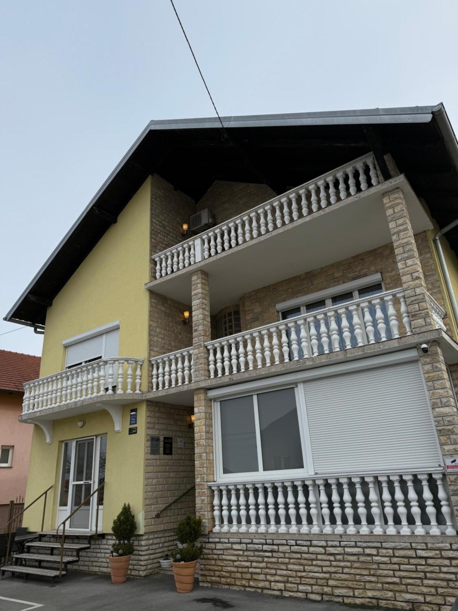 Luxrooms - Hotel Type With Private Jacuzzi Bjelovar Εξωτερικό φωτογραφία