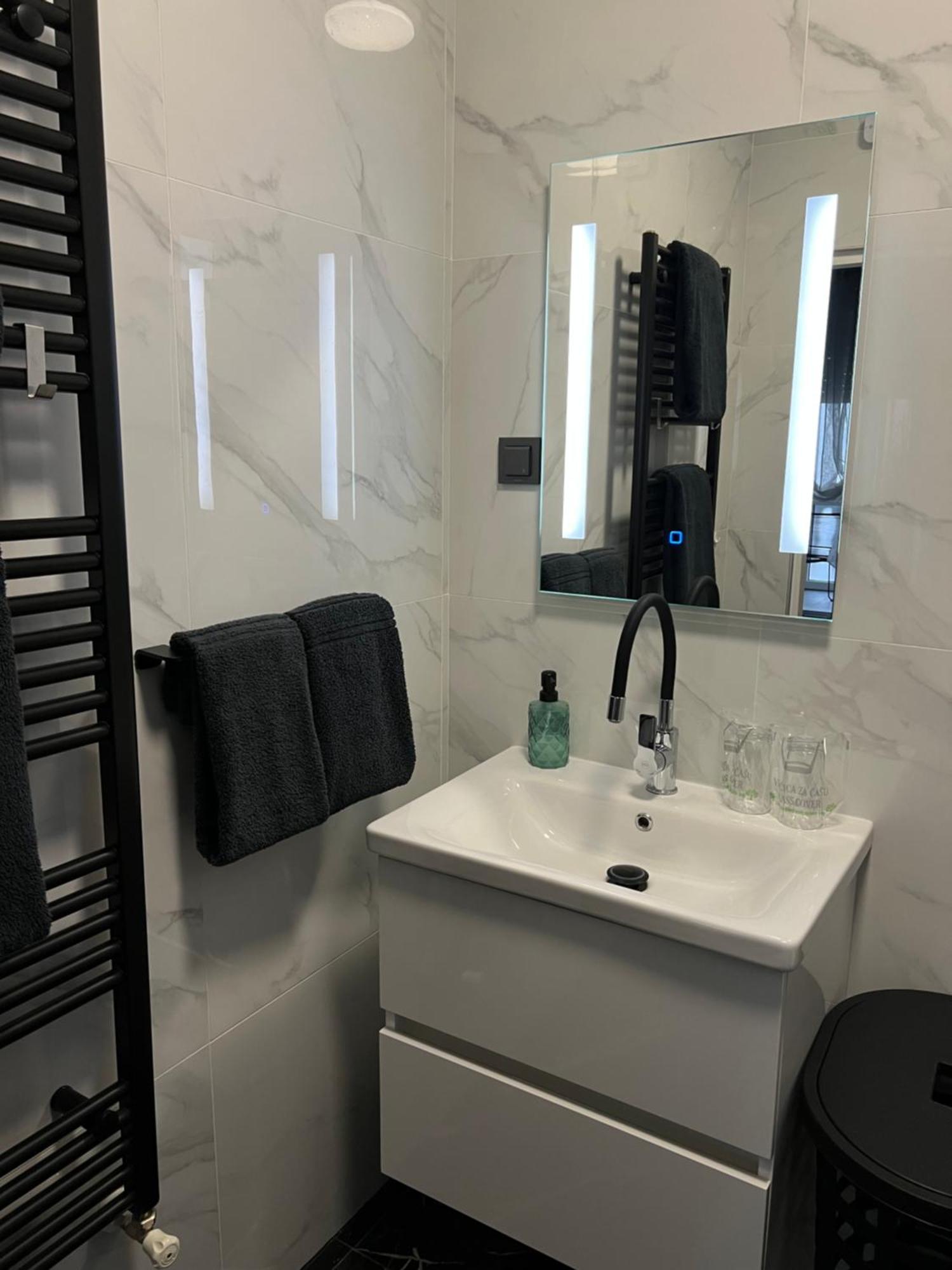 Luxrooms - Hotel Type With Private Jacuzzi Bjelovar Εξωτερικό φωτογραφία
