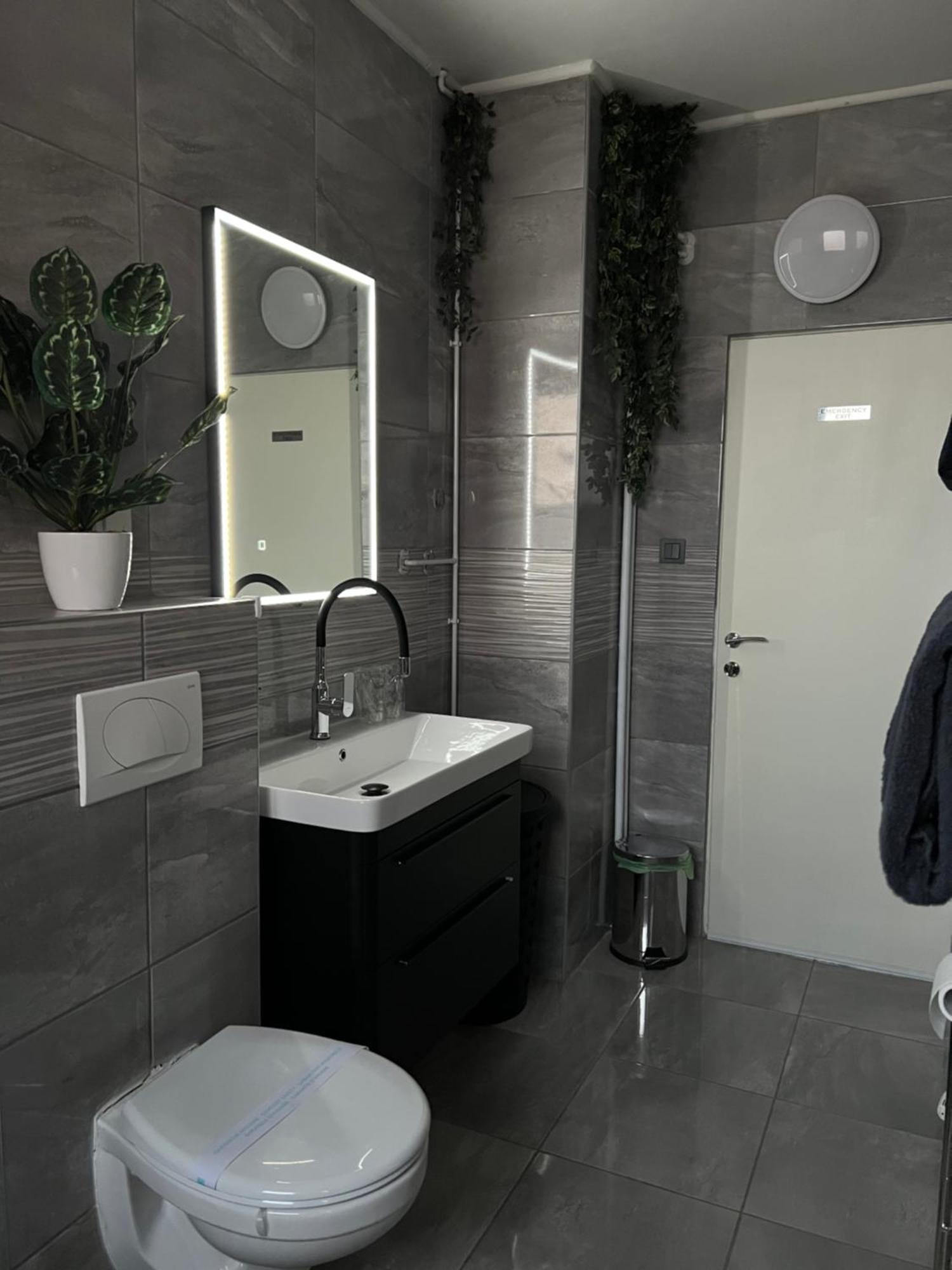 Luxrooms - Hotel Type With Private Jacuzzi Bjelovar Εξωτερικό φωτογραφία